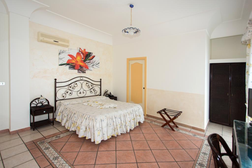 Готель Fico D'India Relais Фуроре Номер фото