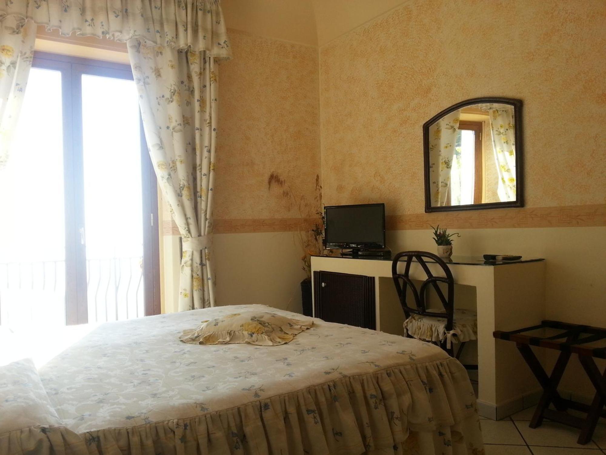 Готель Fico D'India Relais Фуроре Номер фото